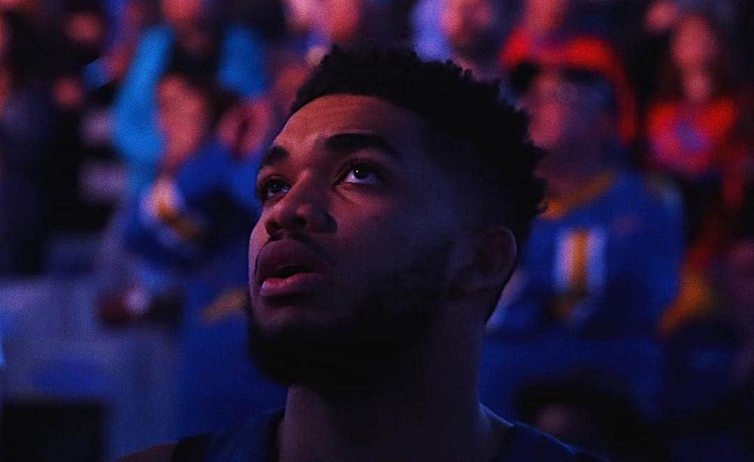 カール＝アンソニー・タウンズさんのインスタグラム写真 - (カール＝アンソニー・タウンズInstagram)「#alleyesnorth」4月6日 4時12分 - karltowns