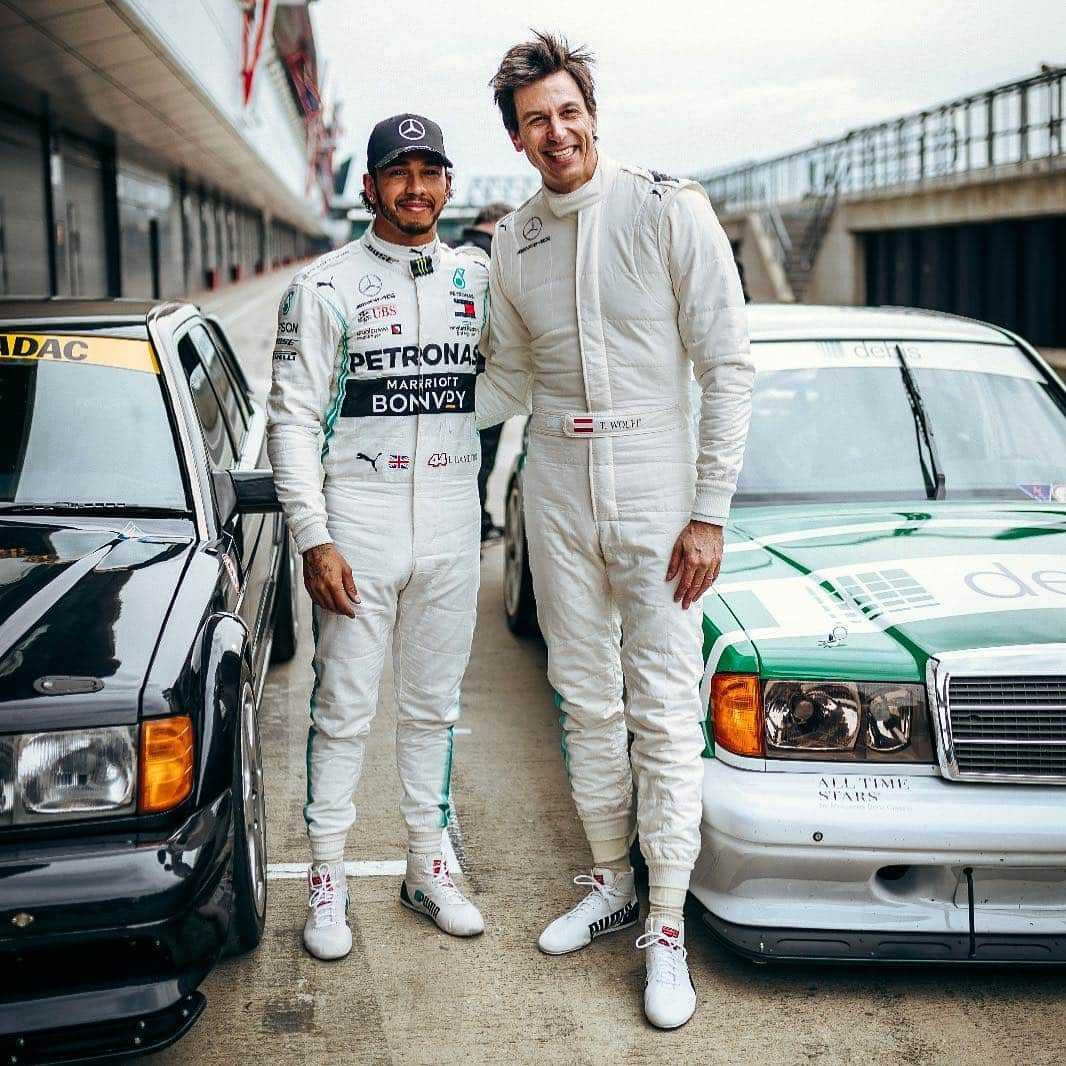 MERCEDES AMG PETRONASさんのインスタグラム写真 - (MERCEDES AMG PETRONASInstagram)「Toto and @lewishamilton, together on track in 90s @mercedesbenz DTM cars… now that was FUN! 😁👏 • • • #Mercedes #MercedesAMGF1 #MercedesBenz #MBClassic #TotoWolff #LH44 #Silverstone #Retro #DTM」4月6日 4時14分 - mercedesamgf1