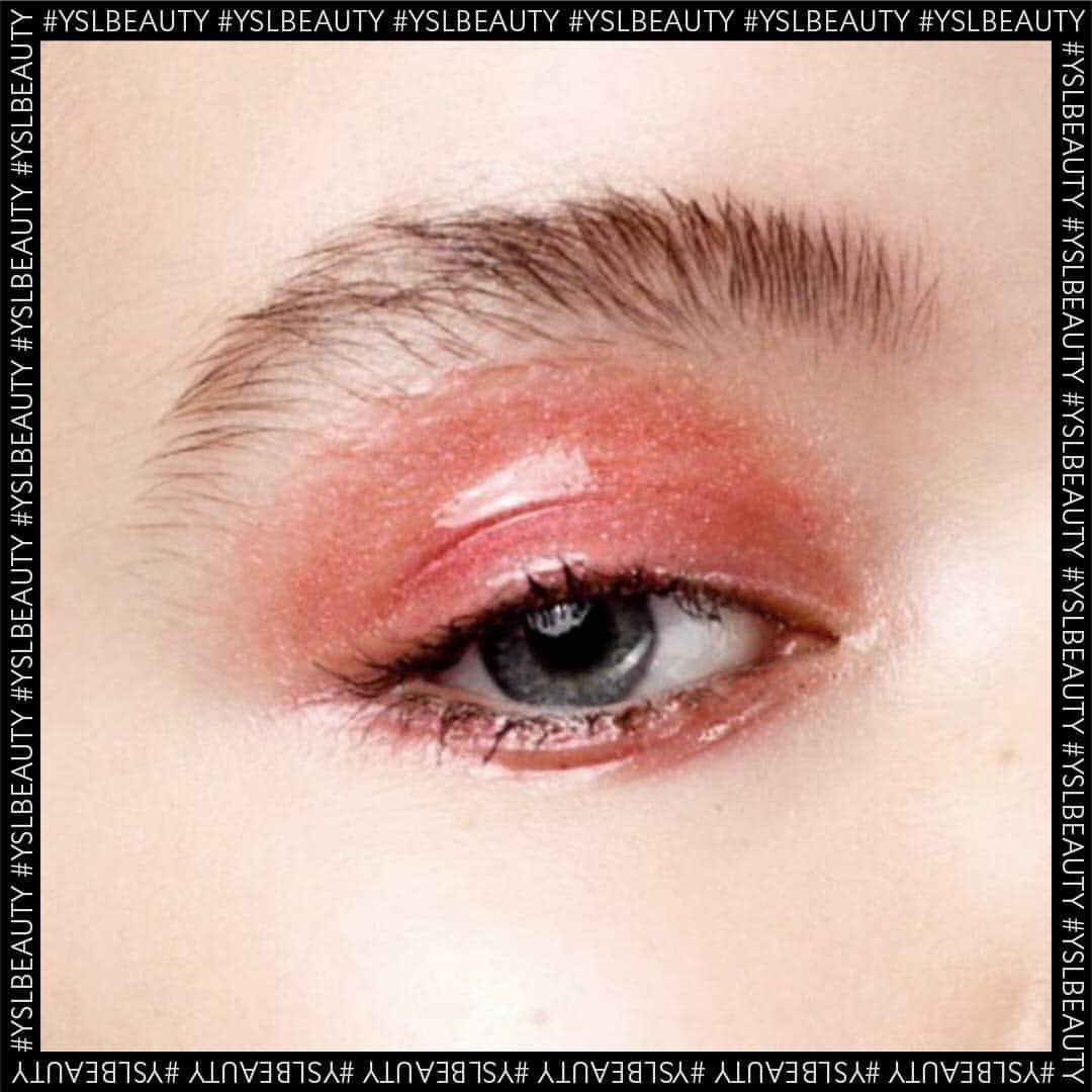 Yves Saint Laurent Beautyさんのインスタグラム写真 - (Yves Saint Laurent BeautyInstagram)「REGRAM: Set your sights on the world, and let them set their sights on you... @michaelaohemova FULL METAL LIQUID EYESHADOW in N°2 EAU D’ARGENT COUTURE PALETTE in ROSE BABY DOLL #yslbeauty #regram #eyemakeup」4月6日 4時20分 - yslbeauty