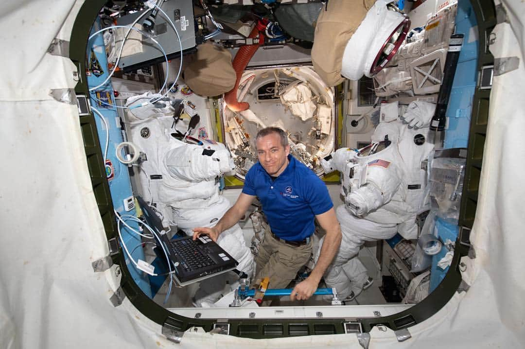 国際宇宙ステーションさんのインスタグラム写真 - (国際宇宙ステーションInstagram)「Three different days on the station. Pic 1: Astronaut David Saint-Jacques prepares U.S. spacesuits in March for the April spacewalks. Pic 2: The sun’s glint radiates off Canada’s Gulf of St. Lawrence. Pic 3: Russia’s Soyuz MS-12 crew ship is docked to the station’s Rassvet module. #nasa #roscosmos #csa #jaxa #esa #unitedstates #russia #canada #japan #europe #astronaut #international #space #station #earth」4月6日 4時23分 - iss