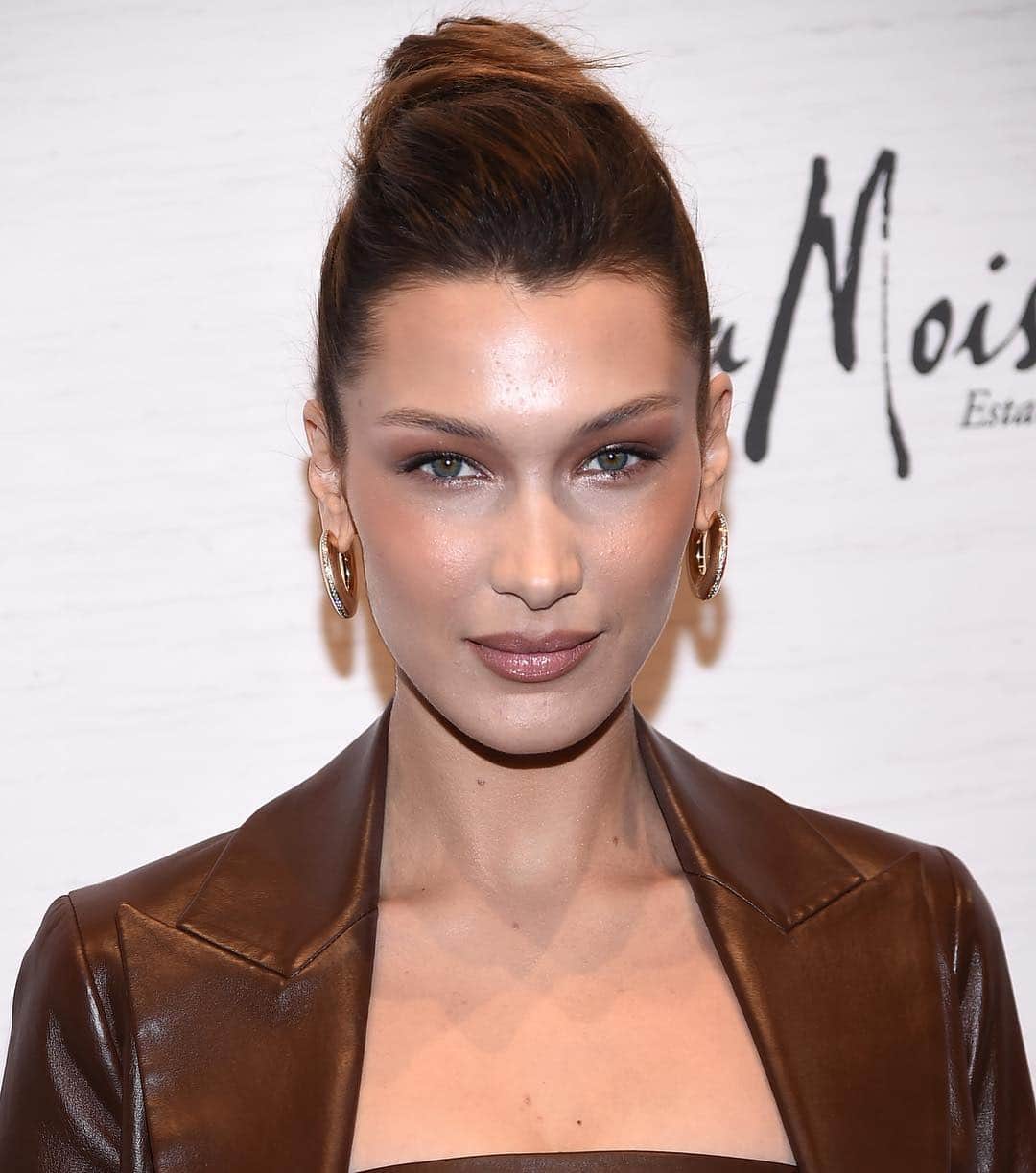 Just Jaredさんのインスタグラム写真 - (Just JaredInstagram)「@bellahadid steps out to honor sister @gigihadid in @emiliawickstead at @variety’s Power of Women event! See more pics and watch the video of Gigi’s speech at JustJared.com. #GigiHadid #BellaHadid #Variety #PowerOfWomen #EmiliaWickstead Photos: Getty」4月6日 4時33分 - justjared