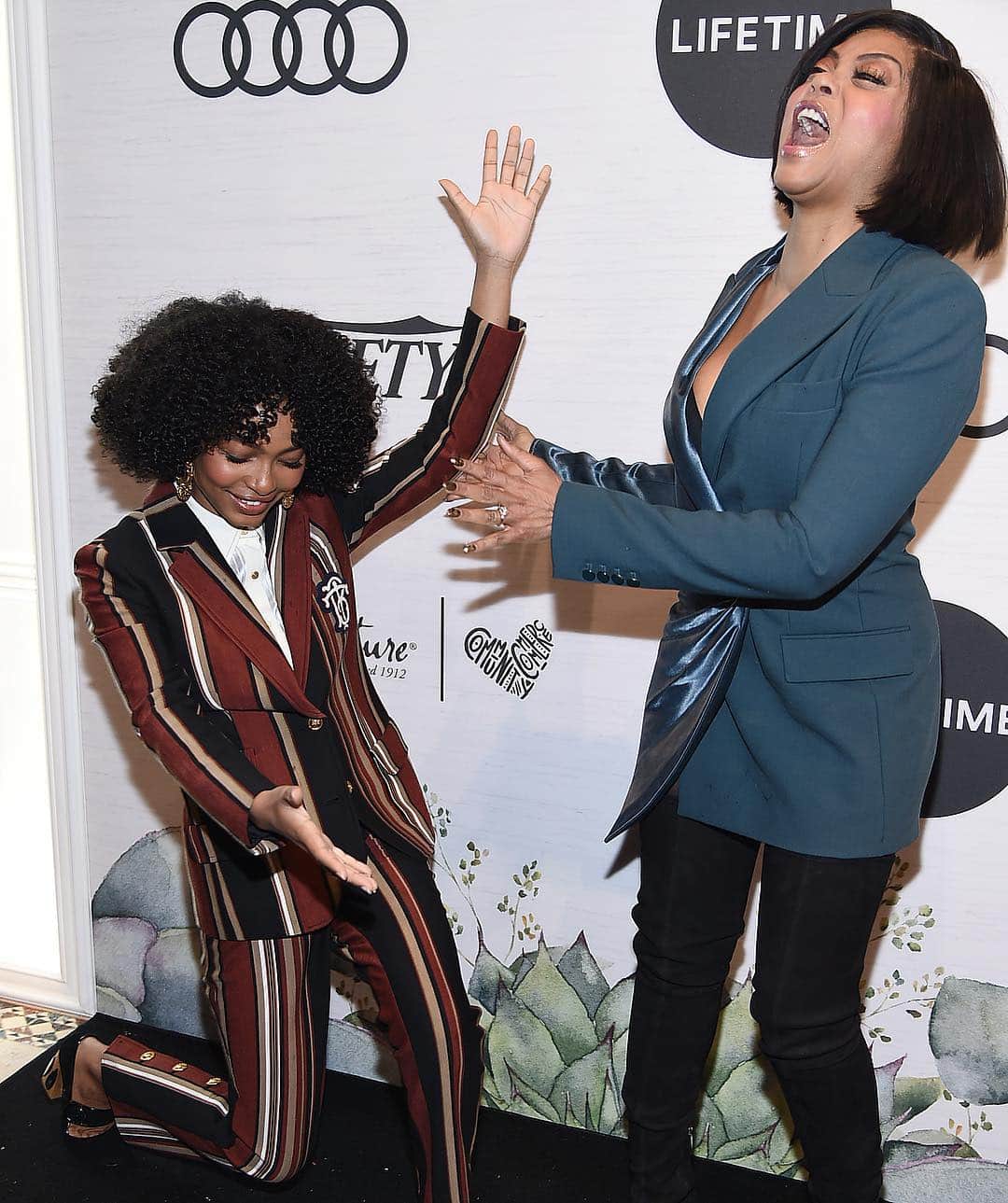 Just Jaredさんのインスタグラム写真 - (Just JaredInstagram)「@yarashahidi in @toryburch is all smiles while honoring @tarajiphenson in @off____white at @variety’s Power of Women event! See more pics and watch Taraji’s speech at JustJared.com. #YaraShahidi #TarajiPHenson #Variety #PowerOfWomen #ToryBurch #OffWhite Photos: Getty」4月6日 4時37分 - justjared