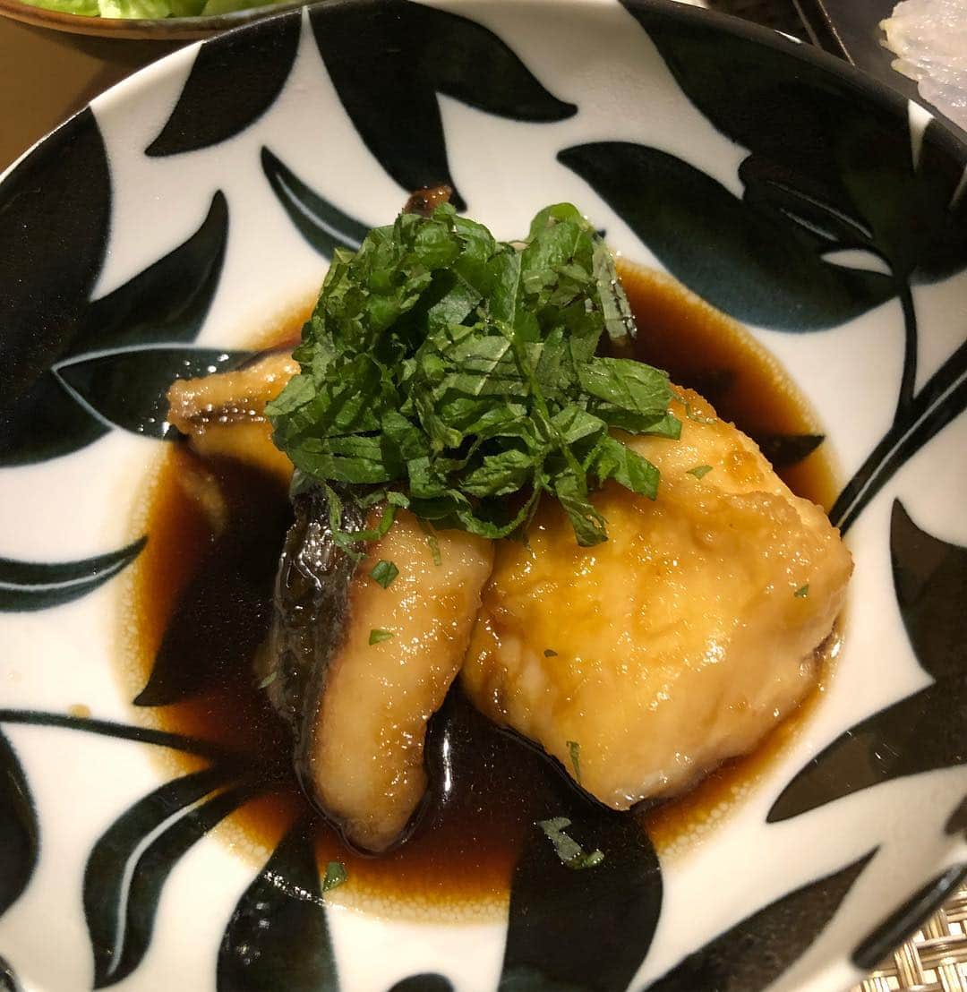 阪本智子さんのインスタグラム写真 - (阪本智子Instagram)「🍳♡ 久々#ともこ亭 OPEN\(◡̈)/🧡 ＊ ホウボウは.. 刺身、ユッケ、湯引きポン酢に✨ カワハギは.. 刺身、蒲焼きに✨ アジは.. 刺身、フライ、南蛮漬けに✨ 美味しくいただきました😋 🍳 #fish #Gurnard #filefish #Horsemackerel #fishing #fishinggirl #cooking #food #foodstagram #seafood #homedinner #washoku  #釣り #魚 #カワハギ #アジ #ホウボウ #料理 #手料理 #魚料理 #和食 #盛り付け #つくりおき #阪本智子 #レッツリー」4月6日 4時55分 - tomoko_sakamoto423