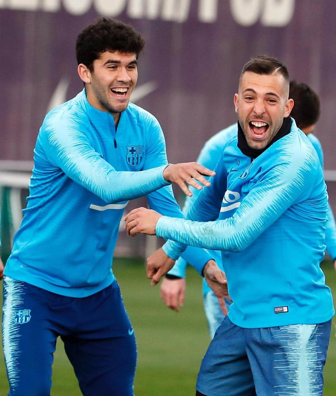 FCバルセロナさんのインスタグラム写真 - (FCバルセロナInstagram)「Happy faces before Atlético 😁 Sonrisas! Somriures! 😊」4月6日 4時57分 - fcbarcelona