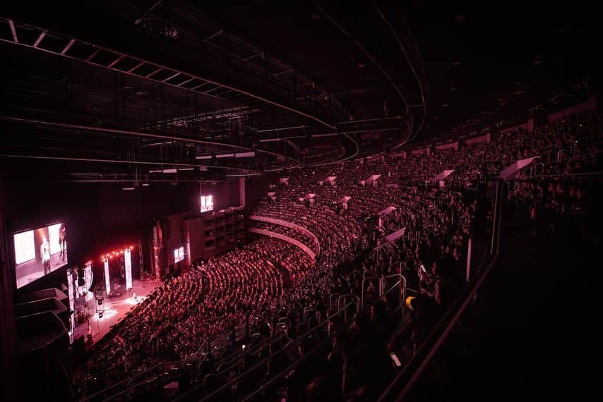 Ha-Ashさんのインスタグラム写真 - (Ha-AshInstagram)「Gracias Guadalajara por otro #SoldOut‼️Definitivamente fue una de las noches más inolvidables !🙏🏻❤❤ Los Tapatíos son lo Máximo !!💃🏼💃🏻 #Gira100añosContigo」4月6日 5時00分 - haashoficial