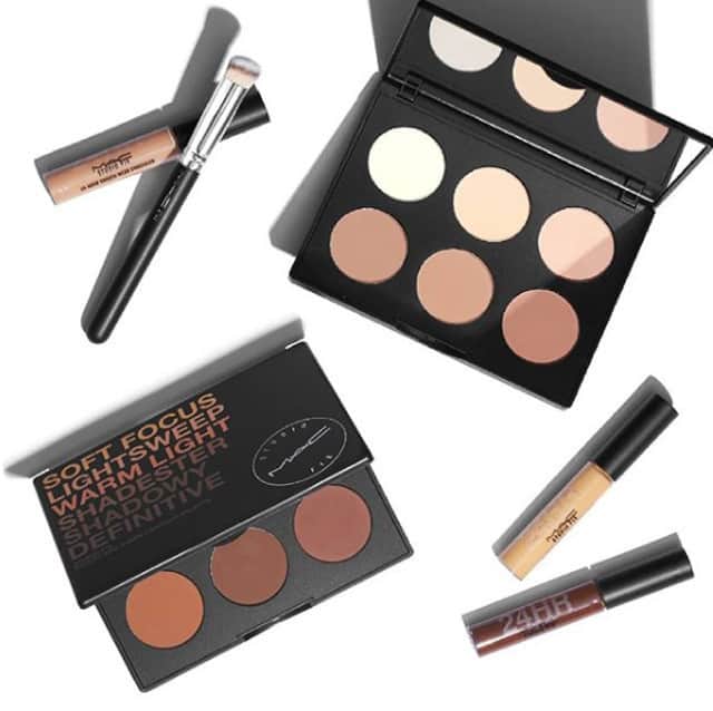 M·A·C Cosmetics BRさんのインスタグラム写真 - (M·A·C Cosmetics BRInstagram)「A paleta de contorno STUDIO FIX contém três opções de cores para contorno fosco e três para moldar as características faciais. ✨  Cada tonalidade possui tecnologia de foco suave para refletir a luz, enquanto as cores de contorno fornecem cobertura completa para criar sombras com aparência natural. 💁🏾♀ Quer experimentar e conhecer de perto? Venha até uma loja física e compre também pelo site, que entrega para todo o Brasil.  #MACStudioFix #MACStudioFixBrasil #PeleMac #Pele #regram @maccosmeticsrussia」4月6日 5時01分 - maccosmeticsbrasil