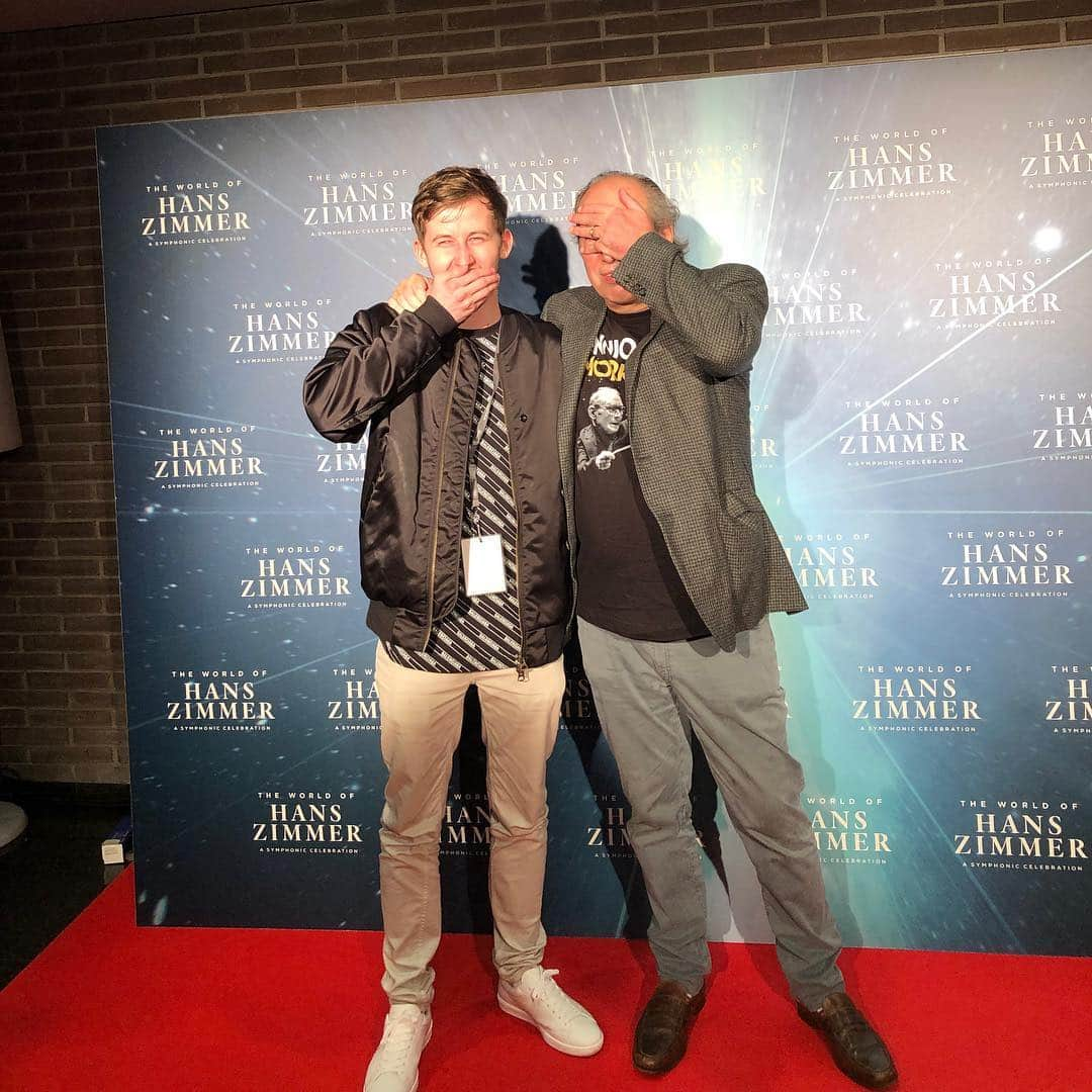 アラン・ウォーカーさんのインスタグラム写真 - (アラン・ウォーカーInstagram)「A big day for me...Finally met my huge inspiration @hanszimmer !🔥」4月6日 5時41分 - alanwalkermusic