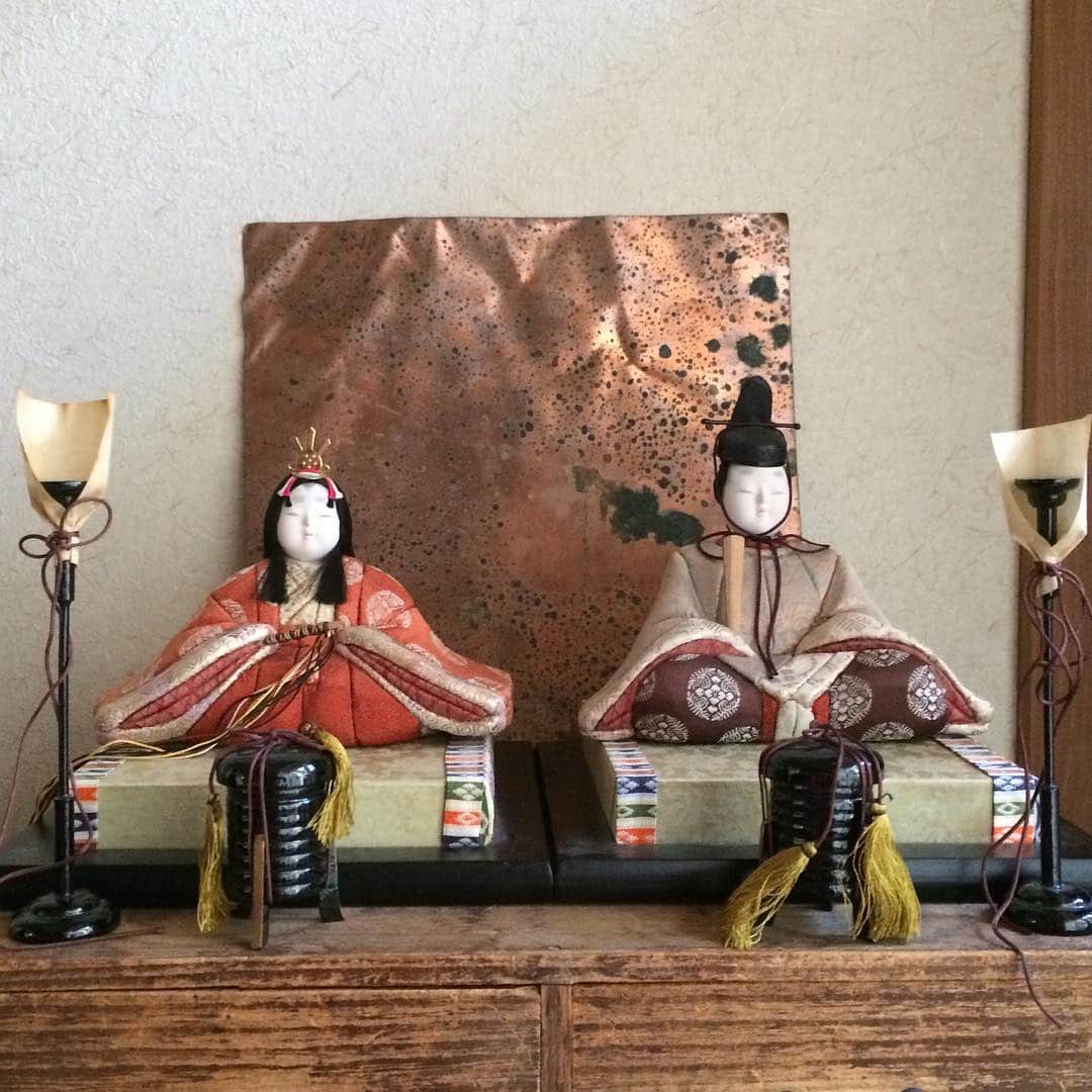 花代さんのインスタグラム写真 - (花代Instagram)「神淵の祖父母の家ではお雛様は４月に飾られます 私のお雛様20年ぶりに日本に戻ってきました 只今」4月6日 15時08分 - hanapooo