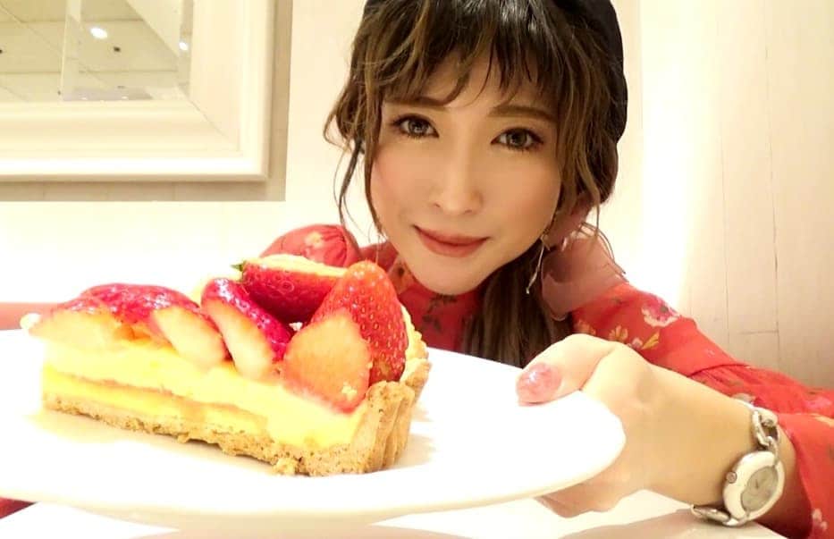 石関友梨のインスタグラム