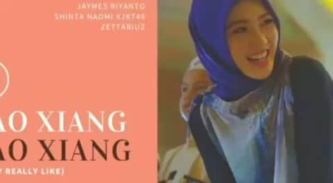 シンタ・ナオミのインスタグラム：「"Hao Xiang Hao Xiang" (Thematic Cover) . INSPIRED BY @aai.film MV POP MANDARIN BERNUANSA ISLAMI PERTAMA DI DUNIA !!! 💪💪💪🇮🇩🇮🇩🇮🇩 . FULL VIDEO ON YOUTUBE CHANNEL📺 Jaymes Riyanto . JANGAN LUPA LIKE ,COMMENT AND SUBSCRIBE YA 🙏🙏🙏 . (Link On BIO @jaymes.r) . Feat. SHINTA NAOMI xJKT48 @shintanaomi11 ZETTARIUZ @zettariuz  Location : Istana Maimun Medan 🕍🕍🕍 . . MV story : Jaymes Riyanto Singer : Jaymes Riyanto Director : Satria Angga  Recording : Tomorrow Music Record Arranger : Anthony Kiza Production : KB.Production . #aaifilm #ajariakuislam #aai #hidayah #istiqomah #anauhibbukafillah#kcitm #shintanaomi #naomijkt48 #kteam #covermusikindo#indogrammusic #indozonemusic #covermusiktop #indomusikgram#istanamaimun #medan #merdekawalk #jkt48 #jkt48shintanaomi #shintanaomiprasetya #shintanaomi11」