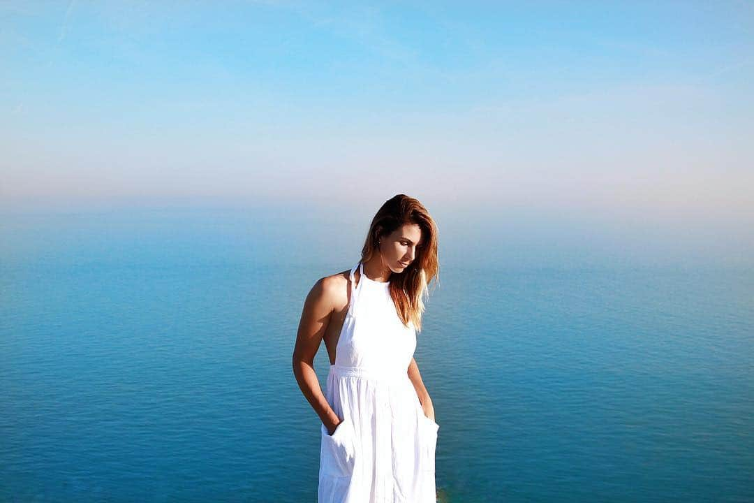 ツベタナ・ピロンコバさんのインスタグラム写真 - (ツベタナ・ピロンコバInstagram)「My #tb mood continues with few very favourite pics of mine, at a very favourite place- “Beachy Head” in Eastbourne. We visited at sunset and the colours where breathtaking! 💙💙💙 #tb #flashback #beachyhead #photographylover」4月6日 15時59分 - tpironkova