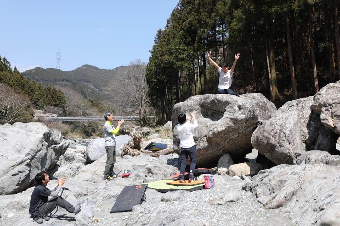 大場美和さんのインスタグラム写真 - (大場美和Instagram)「プロジェクトの、初めて岩場に行く人たちと一緒に御岳へ行ってきました！ みんなほんとに楽しく登っていて、嬉しかった！ #御岳 #岩場デビュー 📸 @ikukoserata」4月6日 16時05分 - miwa_oba