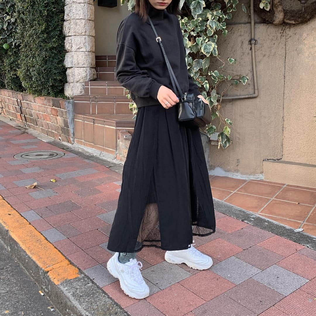 広瀬ちひろさんのインスタグラム写真 - (広瀬ちひろInstagram)「久しぶりにちゃんと洋服載せますね〜 タグつけみてね！」4月6日 16時29分 - chi_hirose