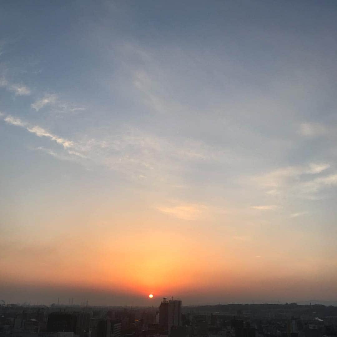 のインスタグラム：「人生って不思議なものですね。  愛燦燦と。  #ツタエルヒト。」