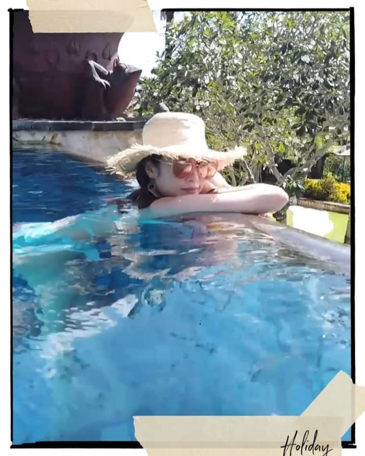 のインスタグラム：「お早うございます🌞 のほほんPOSTいきます💐✨ バリの気候は30度くらいでちょうどよかったです。 いま雨季ですがたまにスコールが降るくらいでずっと晴れ😉👌🏻 気持ちよくてAYANAのメインプールでぷかぷかしてました🌈 プールの種類もたくさんあってとっても楽しかったぁ🥺  泳いで、アイスを食べて。本読んで。寝て。 という至福の時間を過ごしてました💕  プールの時のお洋服はこちらです✨  さらりと水着の上から着れる @micoameriofficial のコンビネゾンを…😉 乾きやすい素材だし動きやすくて花柄が可愛いくて一枚で決まるので楽チン👏🥺 🥰 #ayanaresort #アヤナリゾート #夏 #水着 #ぷかぷか #休日 #holiday #おやすみ #幸せ」