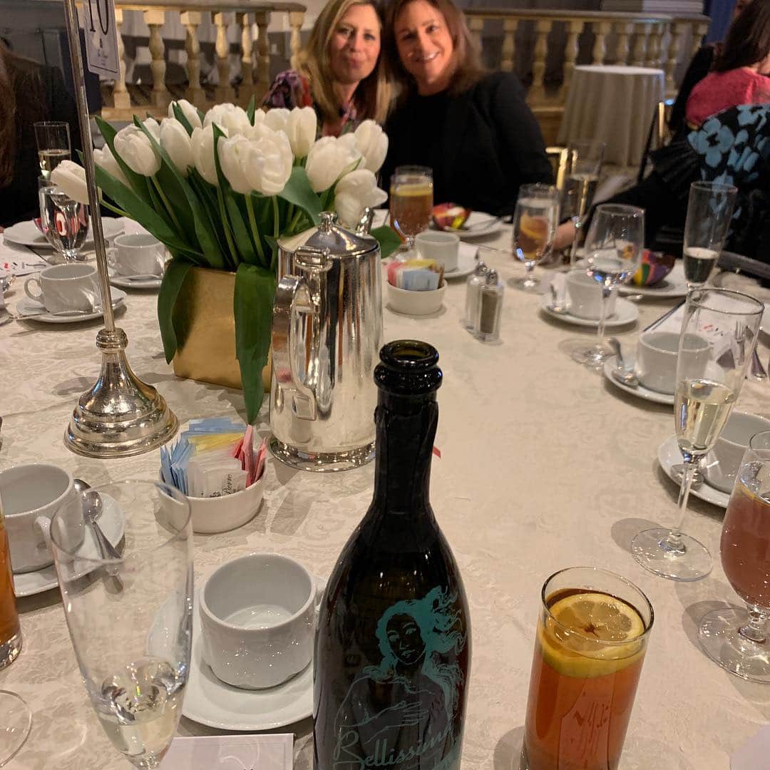 クリスティ・ブリンクリーさんのインスタグラム写真 - (クリスティ・ブリンクリーInstagram)「Here’s to Lincoln Center, Harper Bazaar,  and the Arts...three things that enhance our lives in immeasurable ways! And to all my friends because ditto! ! And they served my delicious organic all natural Bellissima Prosecco ! Cheers! 🥂🎶」4月6日 8時25分 - christiebrinkley