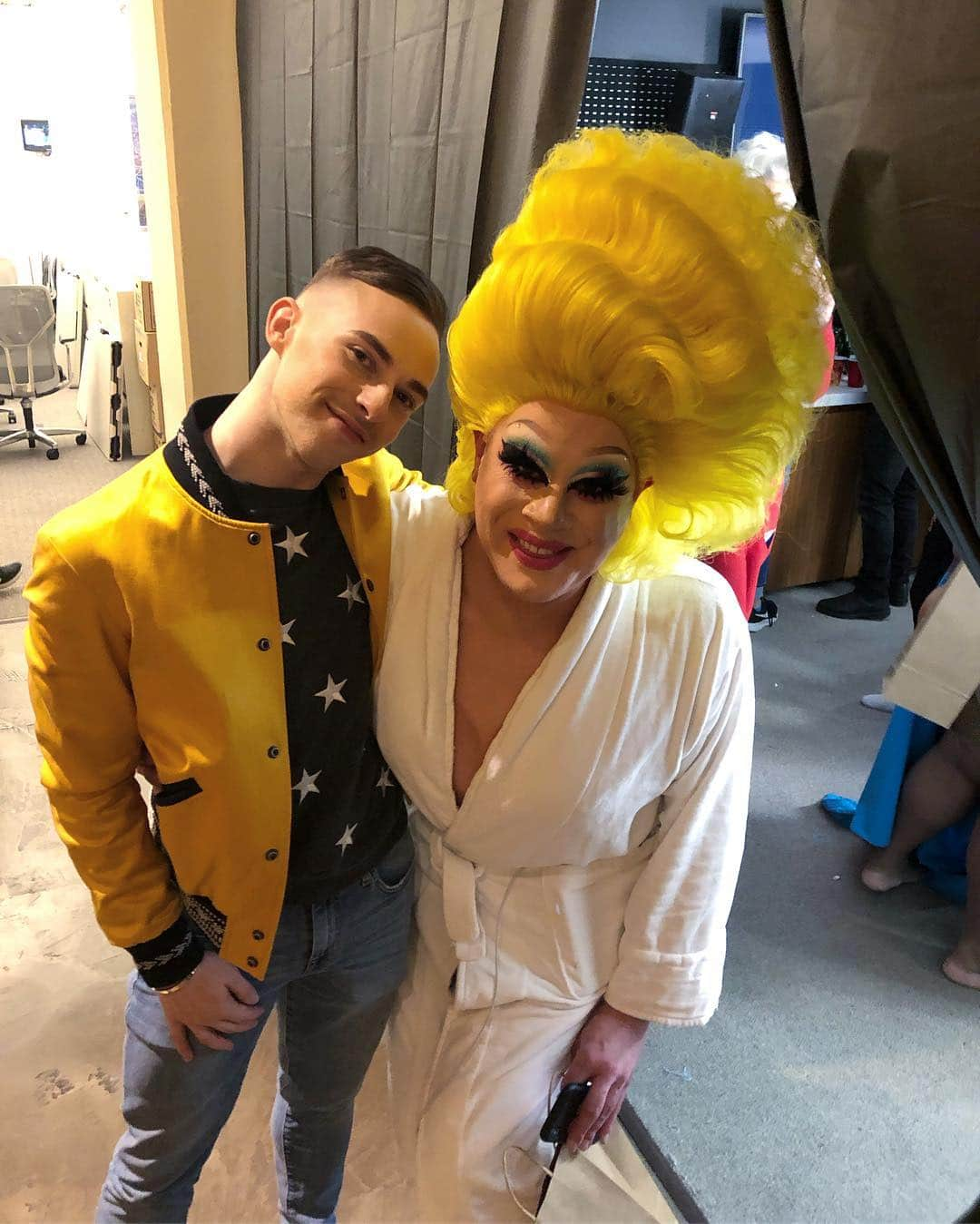 アダム・リッポンさんのインスタグラム写真 - (アダム・リッポンInstagram)「Being a judge on @rupaulsdragrace was a dream come true. Fun fact: The first time I ever went to a gay bar, I met @ninawest and saw her perform. It feels right that I got to share my first RPDR experience with my first ever drag queen. ❤️🏁」4月6日 8時34分 - adaripp