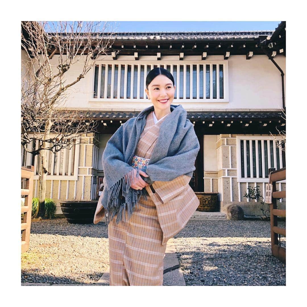 知花くららさんのインスタグラム写真 - (知花くららInstagram)「好きがいっぱい詰まっている、日本民藝館へ！あー😍楽しかった😍😍😍・ ・ #marisol #着物連載 #発売中 #kimono #着物 #japanesetextiles #love #kuraraandkimono #くららと着物  @marisolmagazine」4月6日 8時44分 - chibanakurara.official