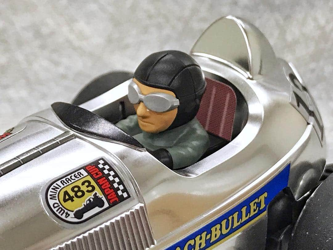 ミニ四駆さんのインスタグラム写真 - (ミニ四駆Instagram)「【5月の新製品】MACH-BULLET METALLIC SPECIAL (AR CHASSIS)🏁『マッハビュレット メタリックスペシャル(ARシャーシ) 』渋い半つやシルバーメッキのボディに、本体はポリカABS樹脂製の強化タイプ。Aパーツはグレイの低摩擦樹脂製。大径メッシュスポークホイールもシルバーメッキです。t#mini4wd #tamiyamini4wd #ミニ四駆」4月6日 9時18分 - tamiya_mini4wd