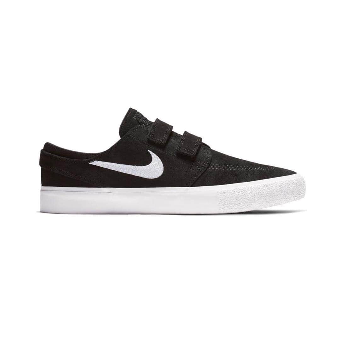 The Berricsさんのインスタグラム写真 - (The BerricsInstagram)「REMASTERING A CLASSIC DESIGN. The Nike SB Zoom Janoski AC RM pairs a minimal look with a modern fit. It has been updated with a new, plush sockliner and a flexible outsole for better boardfeel right out of the box. Buy your pair in the @berricscanteen 🛒 🔗LINK IN BIO🔗」4月6日 9時23分 - berrics