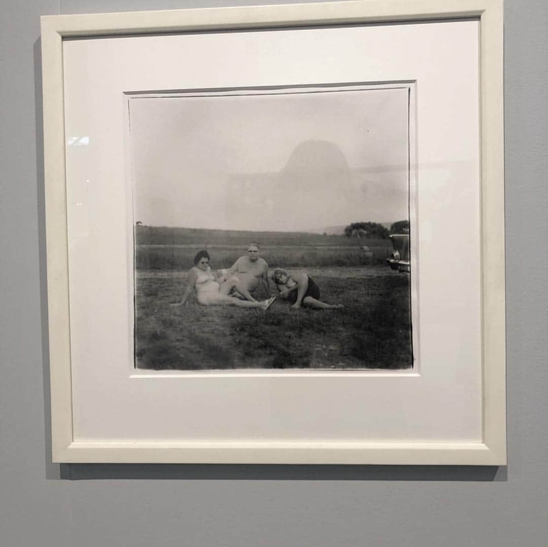 大塚良子さんのインスタグラム写真 - (大塚良子Instagram)「シノさん @shinotakeda のお誘いで今年もAIPAD photography show NYへ✨﻿﻿ 錚々たる写真家達から未開拓なフォトグラファーまで一挙に観れて大満喫﻿﻿﻿﻿ ﻿﻿﻿﻿ そして初めましてのカヒミカリィさん  @kahimikarie_official お会いできて嬉しかった！✨ NYの子育てについても色々教えてもらって、﻿やっぱりこっちの子育て楽しそうだなーとワクワク。﻿ しかもとてもお美しい。﻿ ﻿﻿﻿﻿ NYもやっと暖かくなってきて良いシーズン。﻿﻿﻿﻿ ﻿﻿﻿﻿ #nyc #photographyshow #AIPAD﻿﻿﻿﻿ #robertfrank #williamklein#DianeArbus ﻿﻿﻿﻿ #shomeitomatsu #GottfriedJager #SaulLeiter﻿﻿﻿﻿ #manray #alexwebb #toddhido」4月6日 9時36分 - ryokokonami