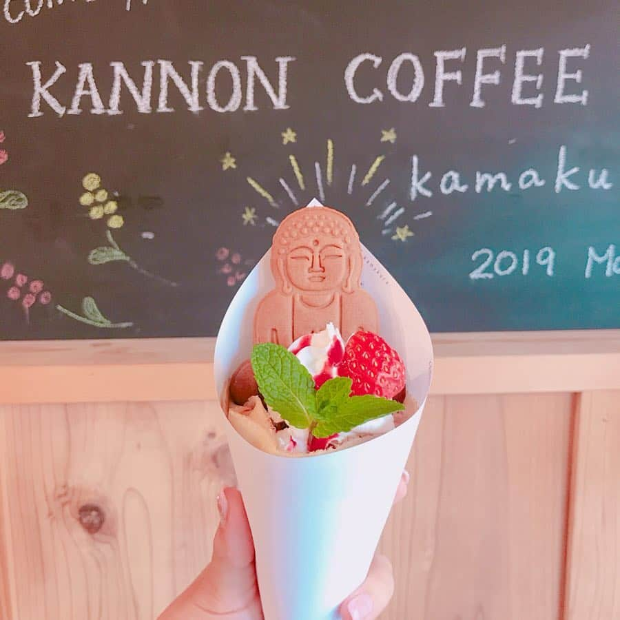 牧野桃美さんのインスタグラム写真 - (牧野桃美Instagram)「. . 大仏さんが可愛いカフェ☕️💗 . . . . . . #kannoncoffee#鎌倉カフェ#鎌倉#kamakura#カフェ巡り#カフェ好き#クレープ#観光#旅行#休日#スイーツ#大仏#観音#かわいい#ご褒美#江ノ島」4月6日 9時52分 - momomi_makino