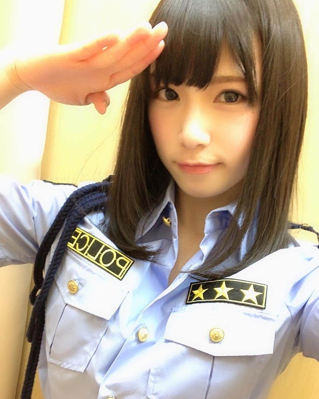村上りいなさんのインスタグラム写真 - (村上りいなInstagram)「Police #cosplay 👮‍♂️🚨 #cosplaygirl #japanesegirl #cosplay #角色扮演 #角色扮演者 #警察官 #love #instagood」4月6日 10時16分 - riina_murakami