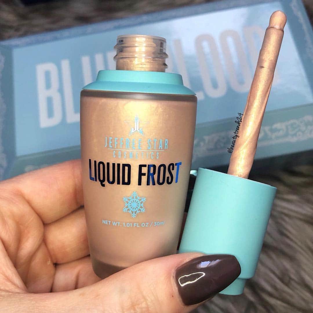 Jeffree Star Cosmeticsさんのインスタグラム写真 - (Jeffree Star CosmeticsInstagram)「ICE ICE BABY 🍦🍦 This show stopping #LiquidFrost shade ‘Ice Cream Bling’ from our new #BlueBlood collection has us licking the cone 👅👅 Our liquid highlighter formula is safe for the face and body ✨✨ Photo by: @beautytrends24  #jeffreestarcosmetics #highlighter #blueblood」4月6日 10時35分 - jeffreestarcosmetics