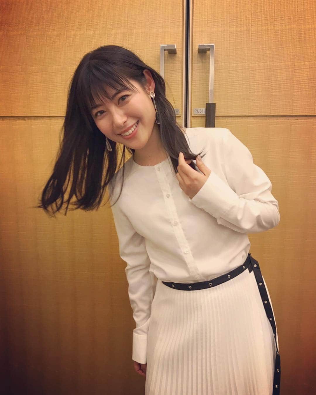 瀧本美織のインスタグラム：「👗@costumenational 💎@goldy_jp 👠@dianashoespress  #nttファイナンス#キックオフイベント」