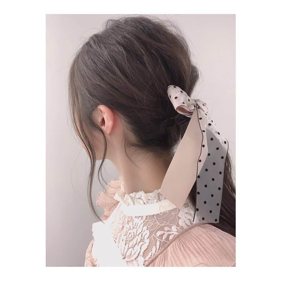 岩立沙穂さんのインスタグラム写真 - (岩立沙穂Instagram)「🎀 . この絶妙なゆるっとしたまとめ髪 メイクさんのお力です😇 昨日、衣装も可愛くて幸せだった! . #ヘアアレンジ #りぼん #hairstyles  #斜め後ろから撮ると見える #耳のほくろ🤭#自分でもあるの忘れる」4月6日 11時12分 - saho_iwatate104