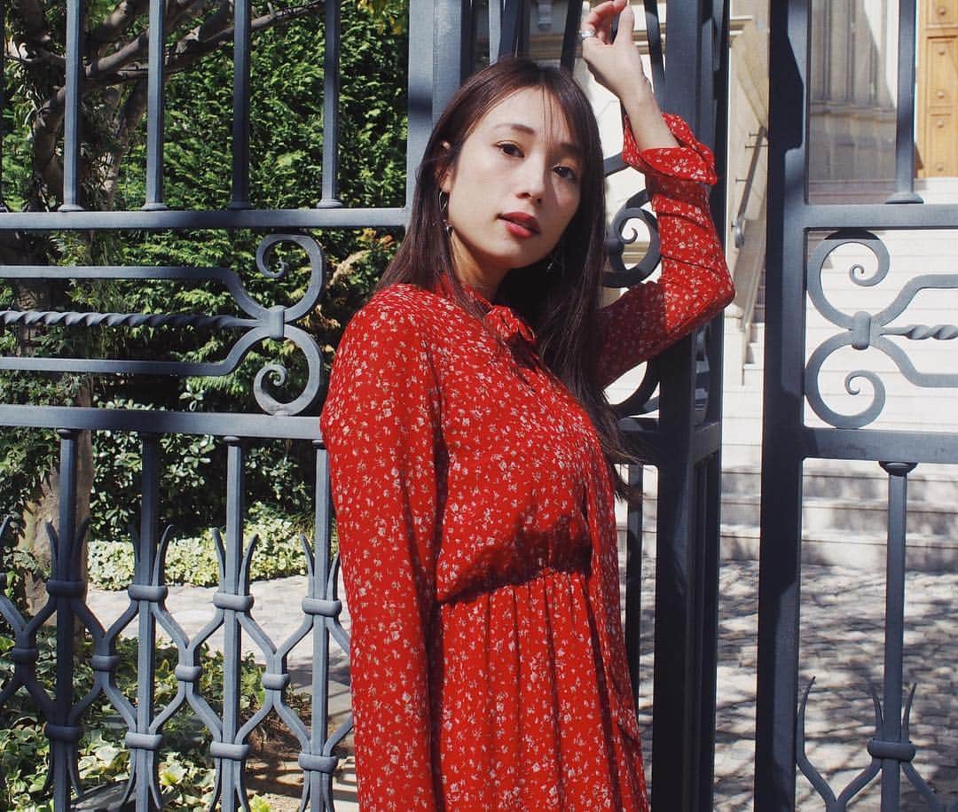 広瀬未花さんのインスタグラム写真 - (広瀬未花Instagram)「@valmuer_official ・ 春ワンピ♬ ・ #valmuer #shooting」4月6日 11時12分 - micahirose