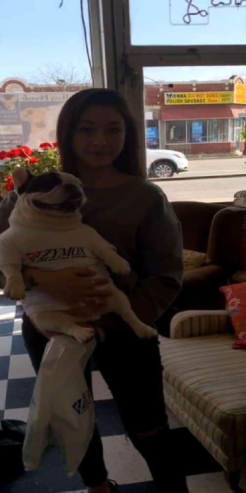 Manny The Frenchieのインスタグラム：「Dropping of goodies from our pals at Zymox to all the pets at Famous Fido. ❤」