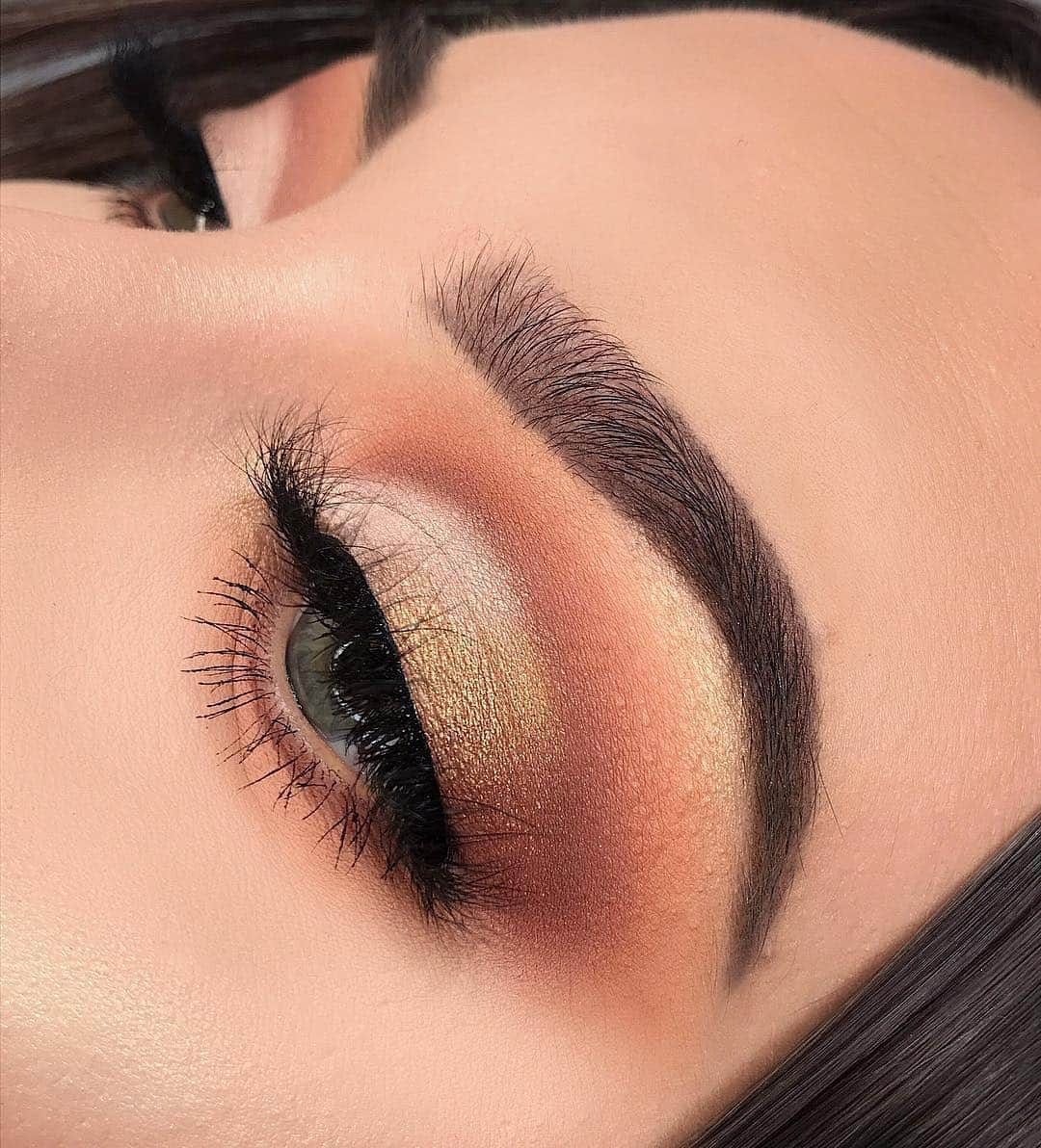 Anastasia Beverly Hillsさんのインスタグラム写真 - (Anastasia Beverly HillsInstagram)「Soft Glam is always a favorite  @janinamakeup  BROWS • Brow Wiz Pencil & Brow Powder both in shade Ebony  EYES • Soft Glam Palette  #softglampalette」4月6日 16時46分 - anastasiabeverlyhills