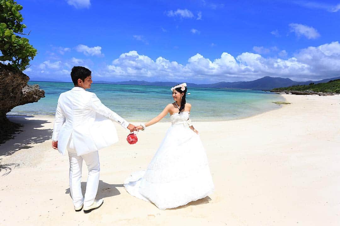 Be.okinawaさんのインスタグラム写真 - (Be.okinawaInstagram)「Create beautiful memories with a beach wedding with the gorgeous Okinawan landscape as the backdrop. #okinawabeachwedding #beachwedding #beach #beachlover #beachside #beautifulmemories #beokinawa #visitokinawa」4月6日 16時40分 - visitokinawajapan