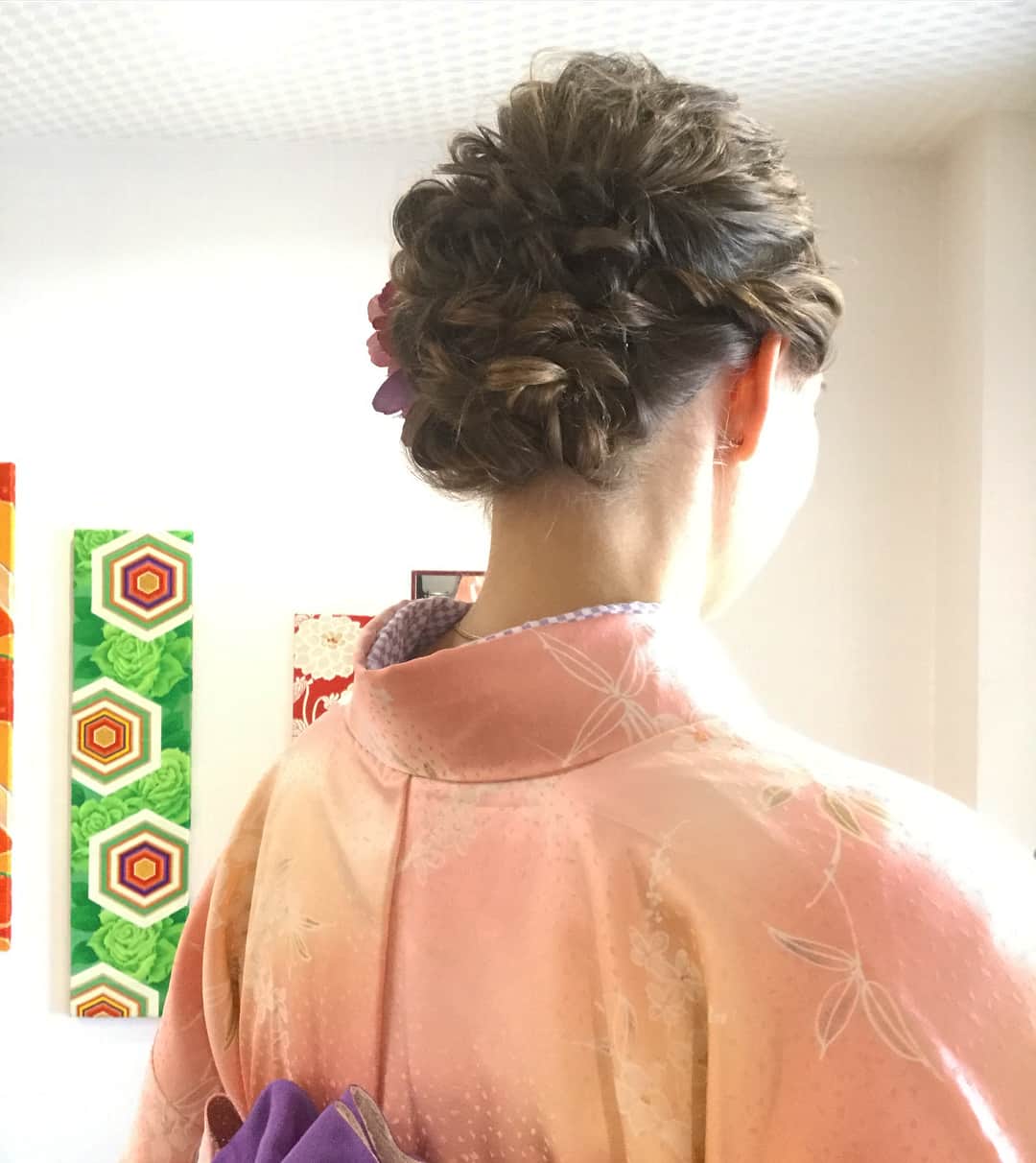 金沢着物レンタルshop心結〜kokoyui〜さんのインスタグラム写真 - (金沢着物レンタルshop心結〜kokoyui〜Instagram)「4月に入ってから海外からのお客様が多いです✨  うすピンク色が似合う😆  金沢の桜も咲いてきましたよ〜！🌸 お着物でお花見いかがですか✨  @kokoyui_kimono  #心結きもの #心結 #金沢 #金沢散策 #金沢旅行 #金沢さんぽ #兼六園 #ひがし茶屋街 #近江町市場 #長町武家屋敷跡 #着物 #着物レンタル #金沢観光 #卒業旅行 #女子旅  #kanazawa #kimono#rental #shop #kokoyui」4月6日 16時45分 - kokoyui_kimono