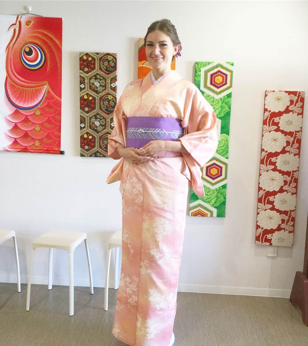 金沢着物レンタルshop心結〜kokoyui〜さんのインスタグラム写真 - (金沢着物レンタルshop心結〜kokoyui〜Instagram)「4月に入ってから海外からのお客様が多いです✨  うすピンク色が似合う😆  金沢の桜も咲いてきましたよ〜！🌸 お着物でお花見いかがですか✨  @kokoyui_kimono  #心結きもの #心結 #金沢 #金沢散策 #金沢旅行 #金沢さんぽ #兼六園 #ひがし茶屋街 #近江町市場 #長町武家屋敷跡 #着物 #着物レンタル #金沢観光 #卒業旅行 #女子旅  #kanazawa #kimono#rental #shop #kokoyui」4月6日 16時45分 - kokoyui_kimono