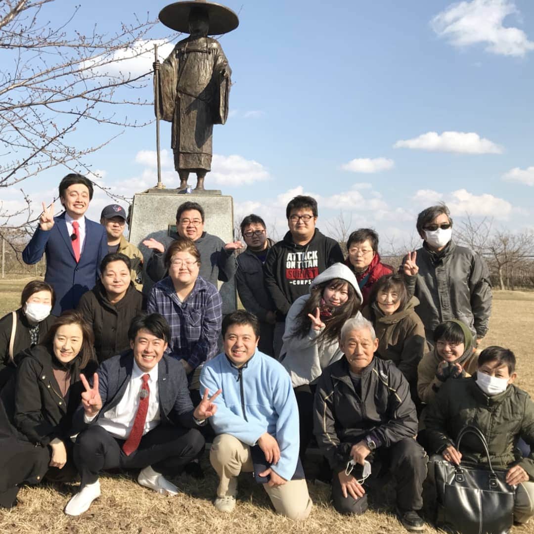 のインスタグラム：「ふんちゃぎ最高マジ最高！ みなさん超絶ありがとうございました！ ZIP!FRIDAYでのちょい放送は4/19 RABドキュでのがっつり放送は4/27深夜25:25～ #あどばるーん40市町村漫才の旅  #藤崎町 #藤崎 #ふんちゃぎ #青森放送 #RABドキュ #ZIPFRIDAY」