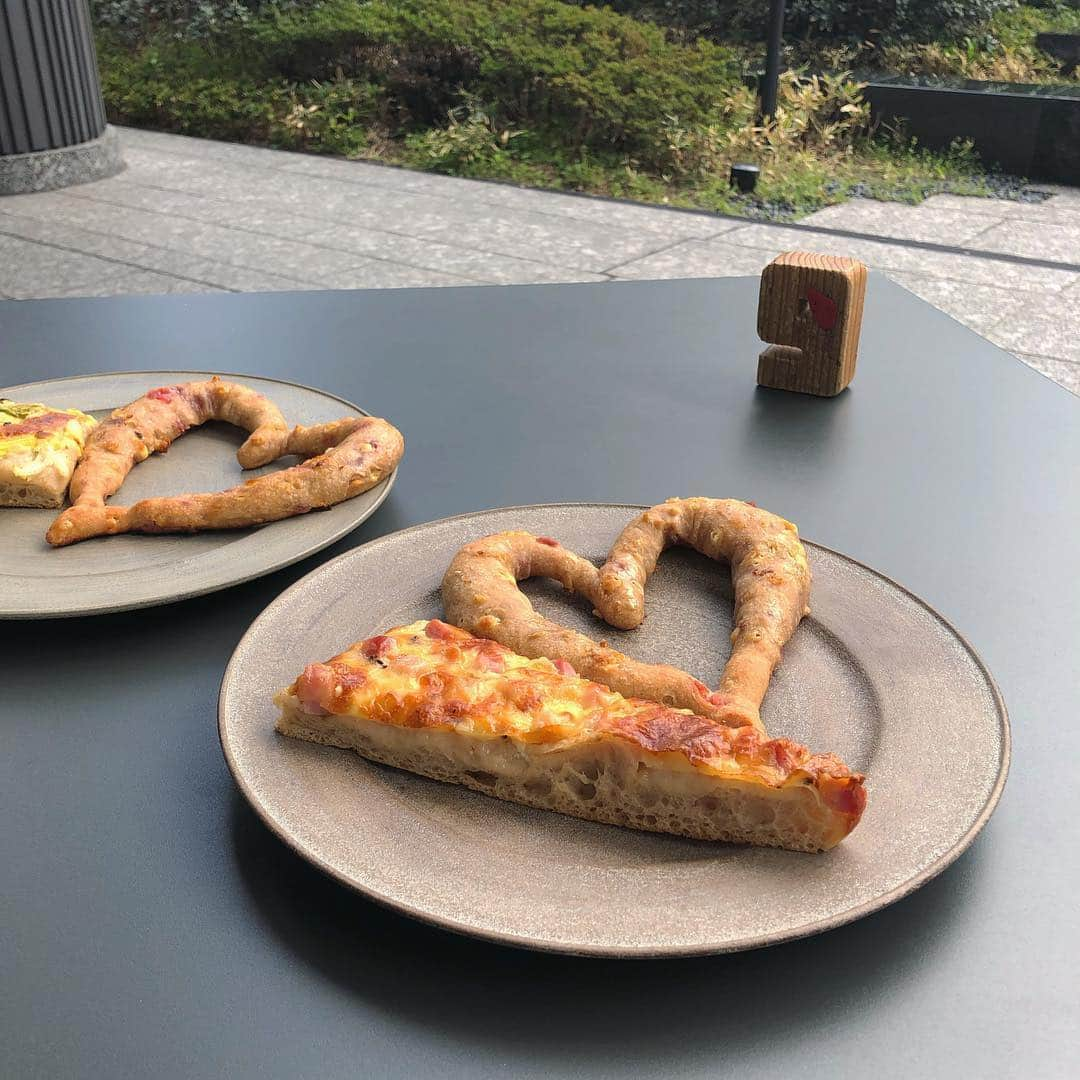 吉田佳菜さんのインスタグラム写真 - (吉田佳菜Instagram)「ㅤㅤㅤㅤㅤㅤㅤㅤㅤㅤㅤㅤㅤ ㅤㅤㅤㅤㅤㅤㅤㅤㅤㅤㅤㅤㅤ 朝はパン派🥐🍞🥖 (でもたまに旅行とかで朝から和食食べるのも好き♡) ㅤㅤㅤㅤㅤㅤㅤㅤㅤㅤㅤㅤㅤ パンが大好きで美味しいパン屋さん色々知りたくて 魔法のレストランの関西のパン屋さん特集 録画予約した🤤 セブンルールで見たNITTA BAKERYも 行きたいな〜🌸 ㅤㅤㅤㅤㅤㅤㅤㅤㅤㅤㅤㅤㅤ ㅤㅤㅤㅤㅤㅤㅤㅤㅤㅤㅤㅤㅤ #パン #パン部 #lesucrecoeur #kana_bakery #佳菜ログ #kana_gourmet_ ㅤㅤㅤㅤㅤㅤㅤㅤㅤㅤㅤㅤㅤ」4月6日 11時23分 - yshdkana