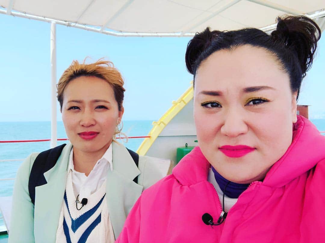 バービーさんのインスタグラム写真 - (バービーInstagram)「30代半ば独身女性の2人旅。ちょっとぐらい笑ったってよくな・・・ん？待てよ。よく見たら、カリちゃん笑いこらえてる😂😂😂 楽しそうでよかった〜。 #ほんのり笑顔  #丸山桂里奈  氏を #カリちゃん と呼ぶことにした #釜山女子旅  #韓国女子旅  #FBS」4月6日 11時19分 - fallin.love.barbie
