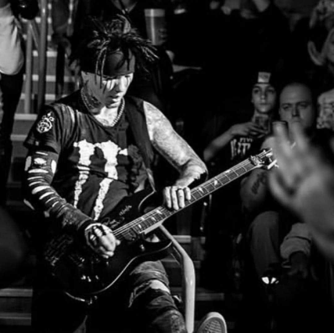 DJアシュバさんのインスタグラム写真 - (DJアシュバInstagram)「Check out these fun photos of @sixxam by the amazing @stephansdotter_photography」4月6日 12時13分 - ashba