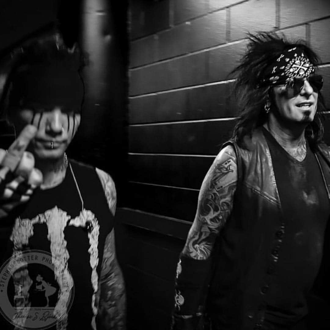 DJアシュバさんのインスタグラム写真 - (DJアシュバInstagram)「Check out these fun photos of @sixxam by the amazing @stephansdotter_photography」4月6日 12時13分 - ashba