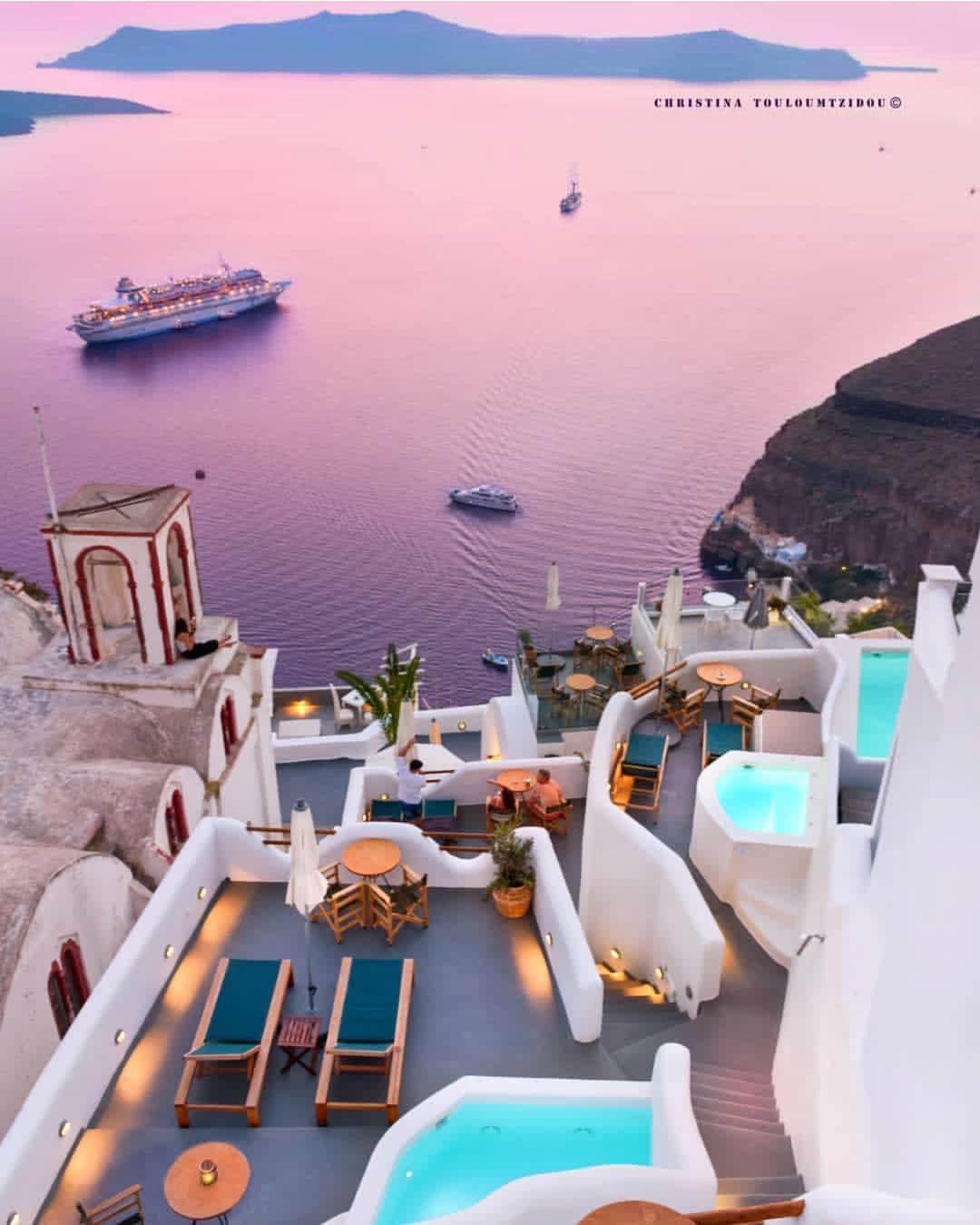 Wonderful Placesさんのインスタグラム写真 - (Wonderful PlacesInstagram)「The beautiful Santorini captured by ✨✨@christinatouloumtzidou✨✨ . #wonderful_places for a feature 💖」4月6日 12時27分 - wonderful_places