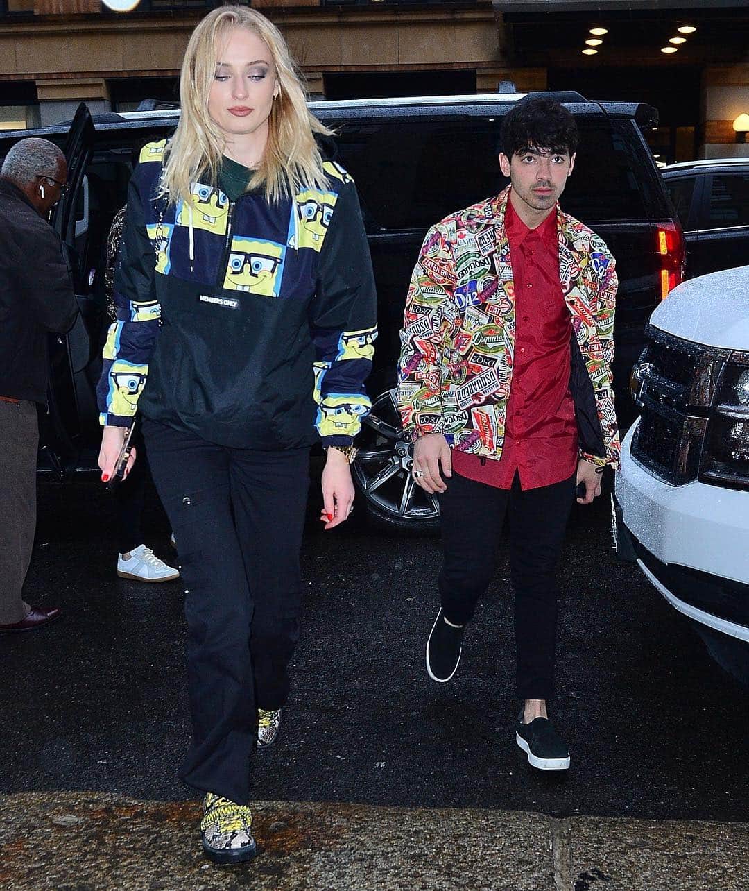 Just Jaredさんのインスタグラム写真 - (Just JaredInstagram)「The @JonasBrothers were joined by @priyankachopra, @daniellejonas and @sophiet for a night out to celebrate their new song! #JonasBrothers #NickJonas #JoeJonas #KevinJonas #PriyankaChopra #DanielleJonas #SophieTurner Photos: Backgrid」4月6日 12時36分 - justjared