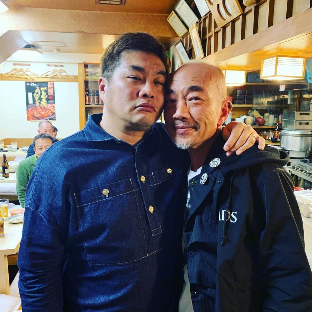 松尾諭のインスタグラム：「昨晩直人さんと📸「やじ×きた」本日21時よりBSテレ東にてスタートです。 #やじきた #竹中直人 #ベロベロ」