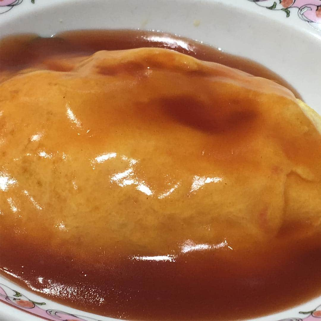 柳家さん生さんのインスタグラム写真 - (柳家さん生Instagram)「4/6昼ご飯だぁ〜餃子の王将の天津炒飯‼️天津と炒飯‼️一度で二度美味しい😅 #さん生 #天津飯 #炒飯 #餃子の王将 #天津炒飯」4月6日 13時34分 - waraiguma1957