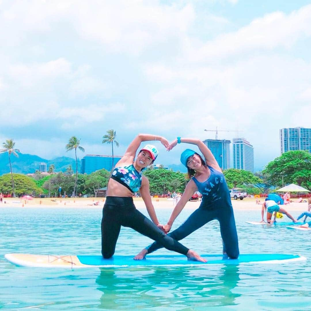 田中律子さんのインスタグラム写真 - (田中律子Instagram)「ヨガフェスタハワイ🏄‍♀️🌞✨ 今年もやりまーす❤️ 🌴ヨガフェスタハワイ2019　チケット発売開始🌴 5月11日（土）8:00〜20:00 マジックアイランドにて開催 「yogaを通してhawaiiを満喫しよう！」 http://www.yogafest.jp/hawaii2019/  ケンハラクマ、田中律子、赤沼直美、佐藤ゴウ、TAMAO、磯辺佳世子、Shoko、KAYO 素敵なヨガティーチャーのレッスンをハワイでぜひ体験してね🌞  参加料金 8:00-11:00朝ヨガ4,500円 11:00-13:00ランチBBQ 4,500円16:00-18:00サンセットヨガ　3,500円 18:00-20:00ナイトパーティーBBQ 4,500円 上記全てを含んだ1日券14,000円  今年からSUPヨガはオプションになります。日本サップヨガ協会×ハワイサップヨガ協会、姉妹協会でサップヨガレッスンを開催しまーす🏄‍♀️🌞🌴 @yogafest_jp  http://www.yogafest.jp/hawaii2019/  オフィシャルツアー：ファーストワイズ https://www.1stwise.com/special/yoga/  #yogafesthawaii  #yoga #supyoga  #ハワイでヨガしよ #日本サップヨガ協会」4月6日 13時38分 - ri2kotanaka