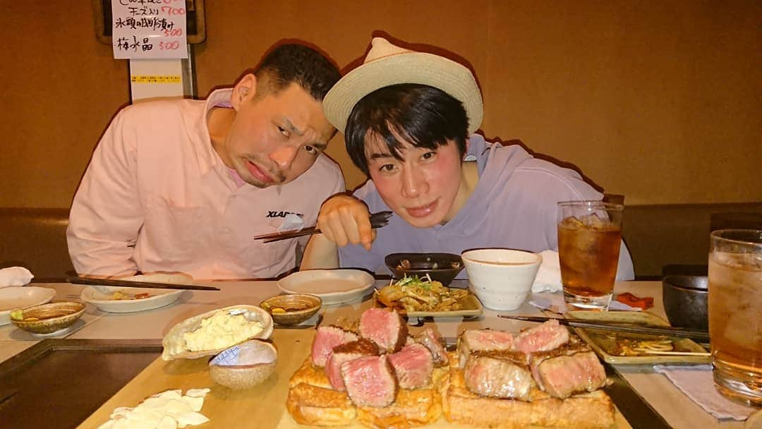 永井佑一郎さんのインスタグラム写真 - (永井佑一郎Instagram)「後輩にたまにはご馳走を食べろと 食わせてやりましたよ！ 俺がね！本当に俺がだよ。。。 え？俺ごときが、こんな高級なもんご馳走できない？ 俺だよ？アクセルホッパーだよ？ オールナイツだよ。ルッキンホォーミーだよ。何それ亭ハテナだよ。テノール望月だよ。パチクリよしおだよ！  すみませんm(__)m  パイセン、ご馳走さまでした！  #たか #オヤカタくん #永井佑一郎」4月6日 13時45分 - yuichirou_nagai