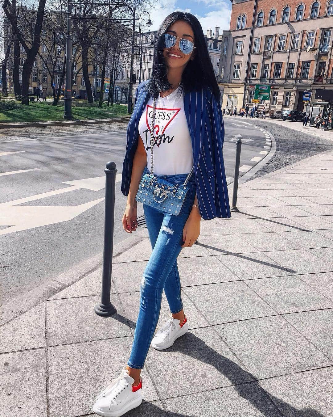 Angel™さんのインスタグラム写真 - (Angel™Instagram)「Do you like blue? Which outfit would you add to your shopping list??? credit @jaanetkaa #americanstyle #ootd #outfit #style #fashion #shopping #blue #denim 💙💙💙」4月6日 13時59分 - americanstyle