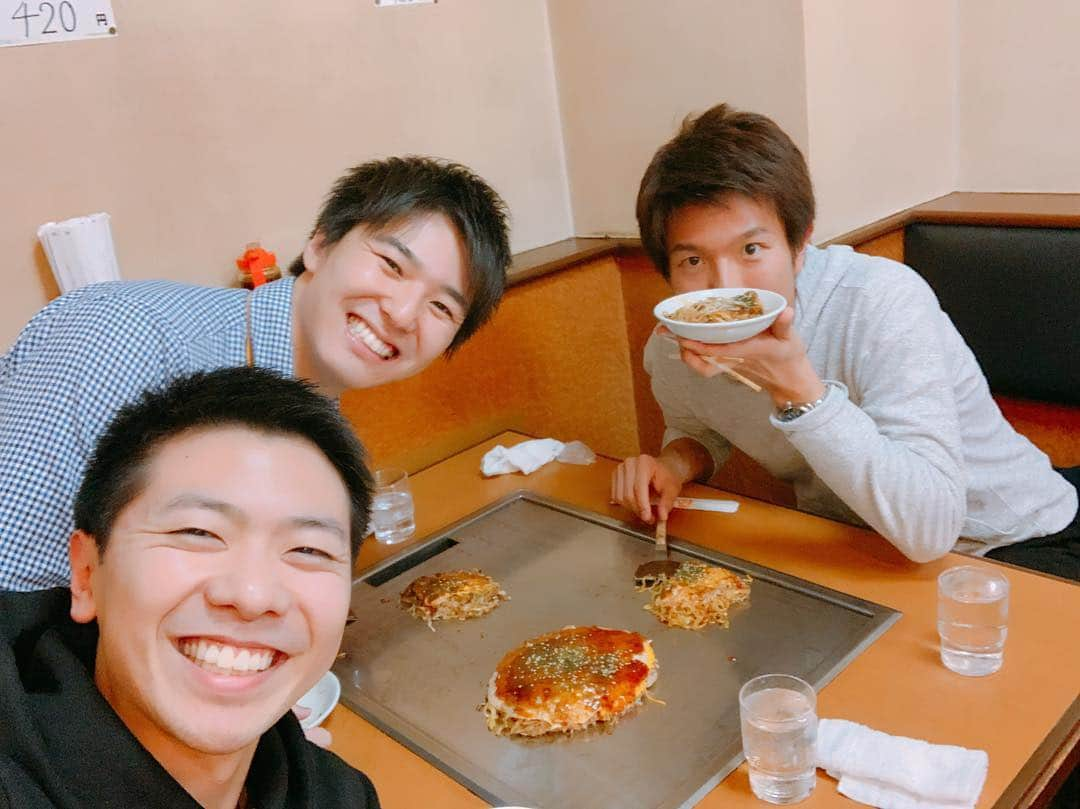 上坂嵩さんのインスタグラム写真 - (上坂嵩Instagram)「アナウンス部メンズも仲良くやってます！ 昨日のランチは3人でお好み焼き😋  #メーテレ #デルサタ #デルサタ11 #ドデスカ #堂野浩久 アナ #濱田隼 アナ #上坂嵩」4月6日 14時07分 - takashi_uesaka_nbn