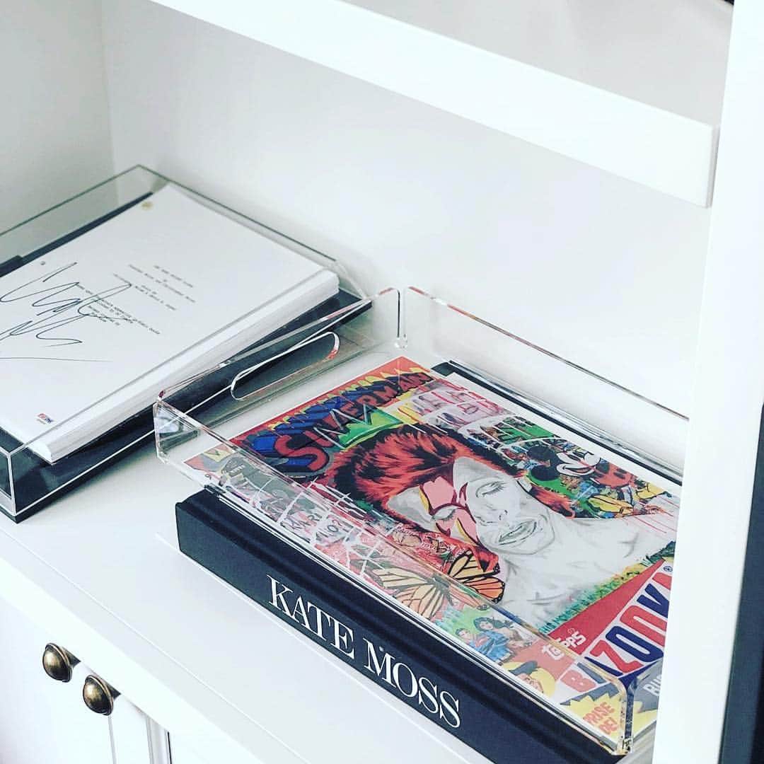 レイチェル・レフィブレのインスタグラム：「The ultimate “cool” gift.  #Repost @lindsaysacks ・・・ Bowie on a Shelf 👨🏻‍🎤. “Make a Wish” LJS acrylic tray available on https://www.artbyljs.com」